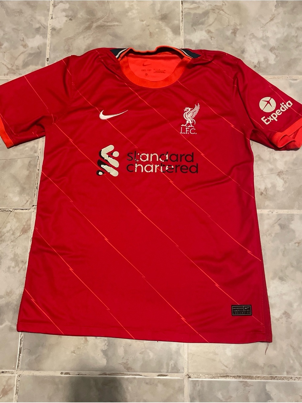 Liverpool FC Soccer Kit Jersey Men’s M 2022 Home Kit Red
